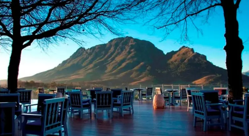 Ten-restaurants-with-the-most-beautiful-views-in-the-world11
