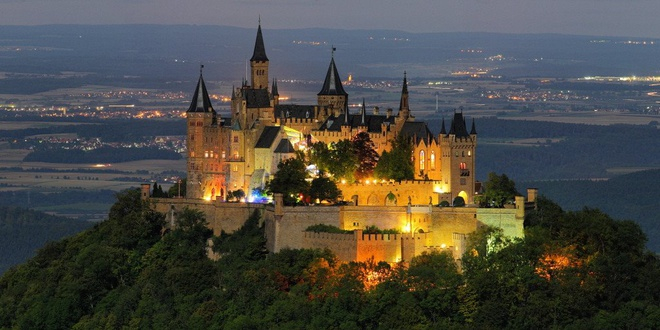 the-top-ten-most-beautiful-castles-in-the-world-2
