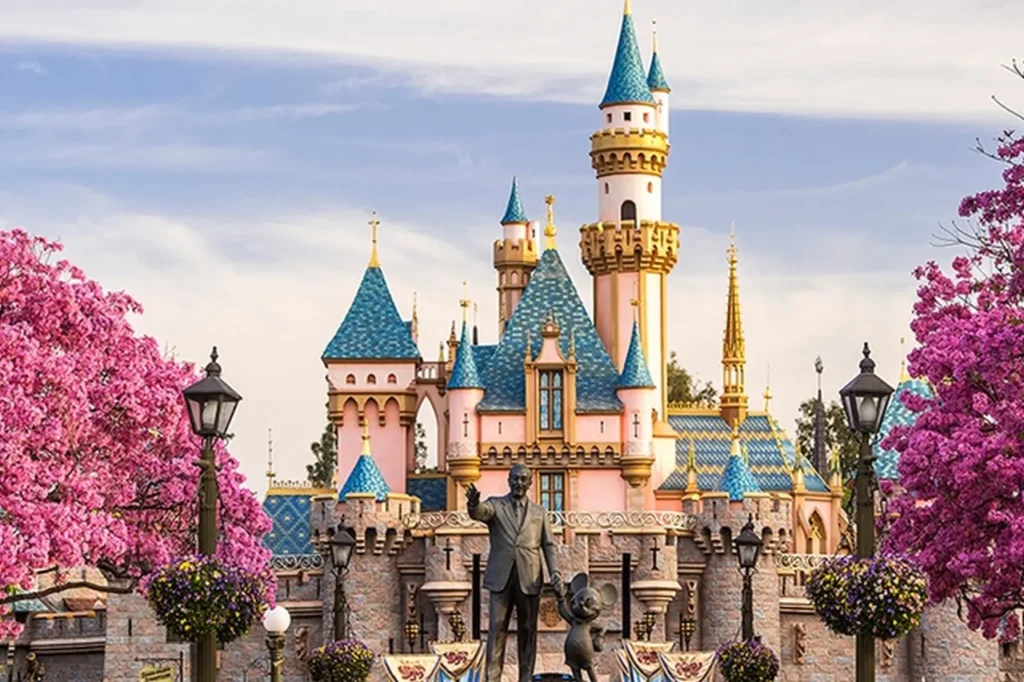 Discover Disneyland, Enjoy The Land Of Dreams 1-1