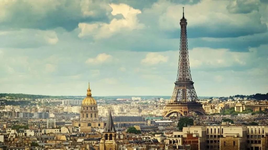 Explore The Beauty Of Paris 1