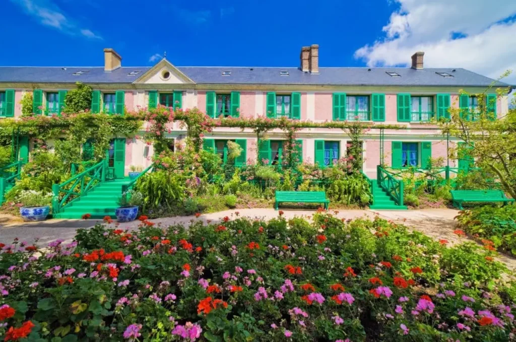 The Most Attractive Tourist Destinations In France 37