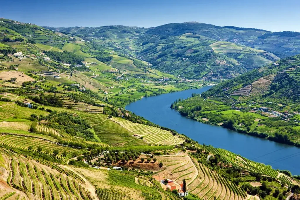 The Top Enchanting Tourist Destinations In Portugal 0-1